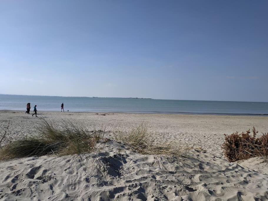 Gite Les Amoureux De La Baie Favières Exterior foto