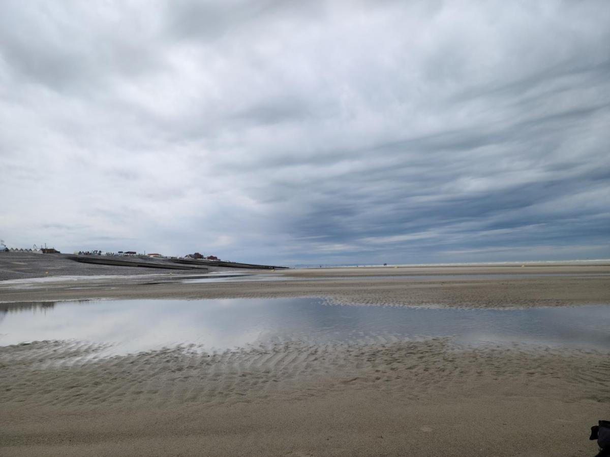 Gite Les Amoureux De La Baie Favières Exterior foto