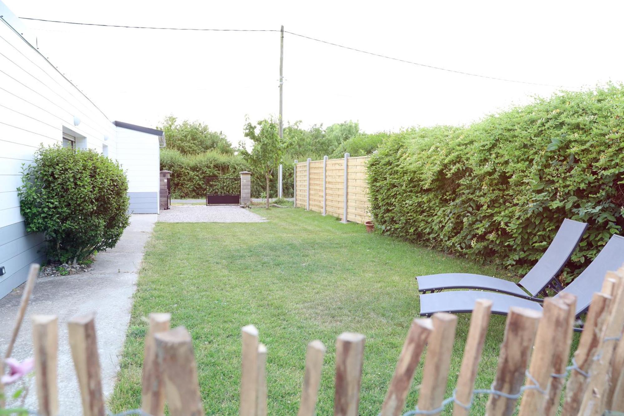 Gite Les Amoureux De La Baie Favières Exterior foto